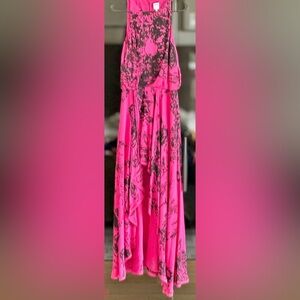 Halston Heritage hi-low hem silk gown. Size S. Worn only once. Almost NEW!